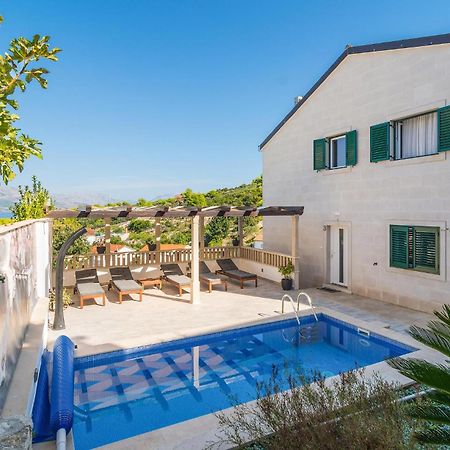 Nice Home In Postira With Outdoor Swimming Pool Luaran gambar