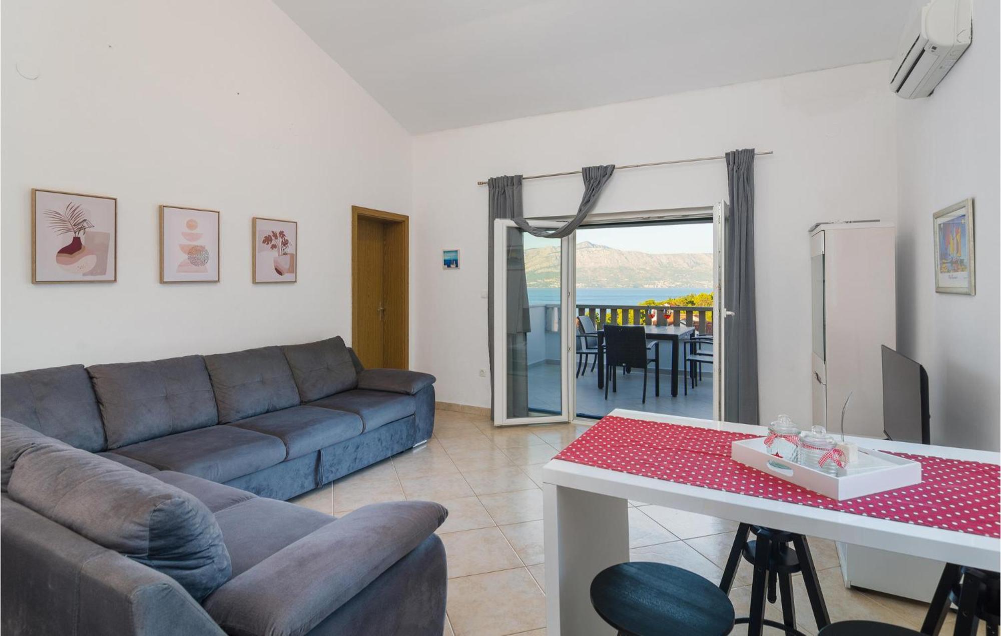 Nice Home In Postira With Outdoor Swimming Pool Luaran gambar