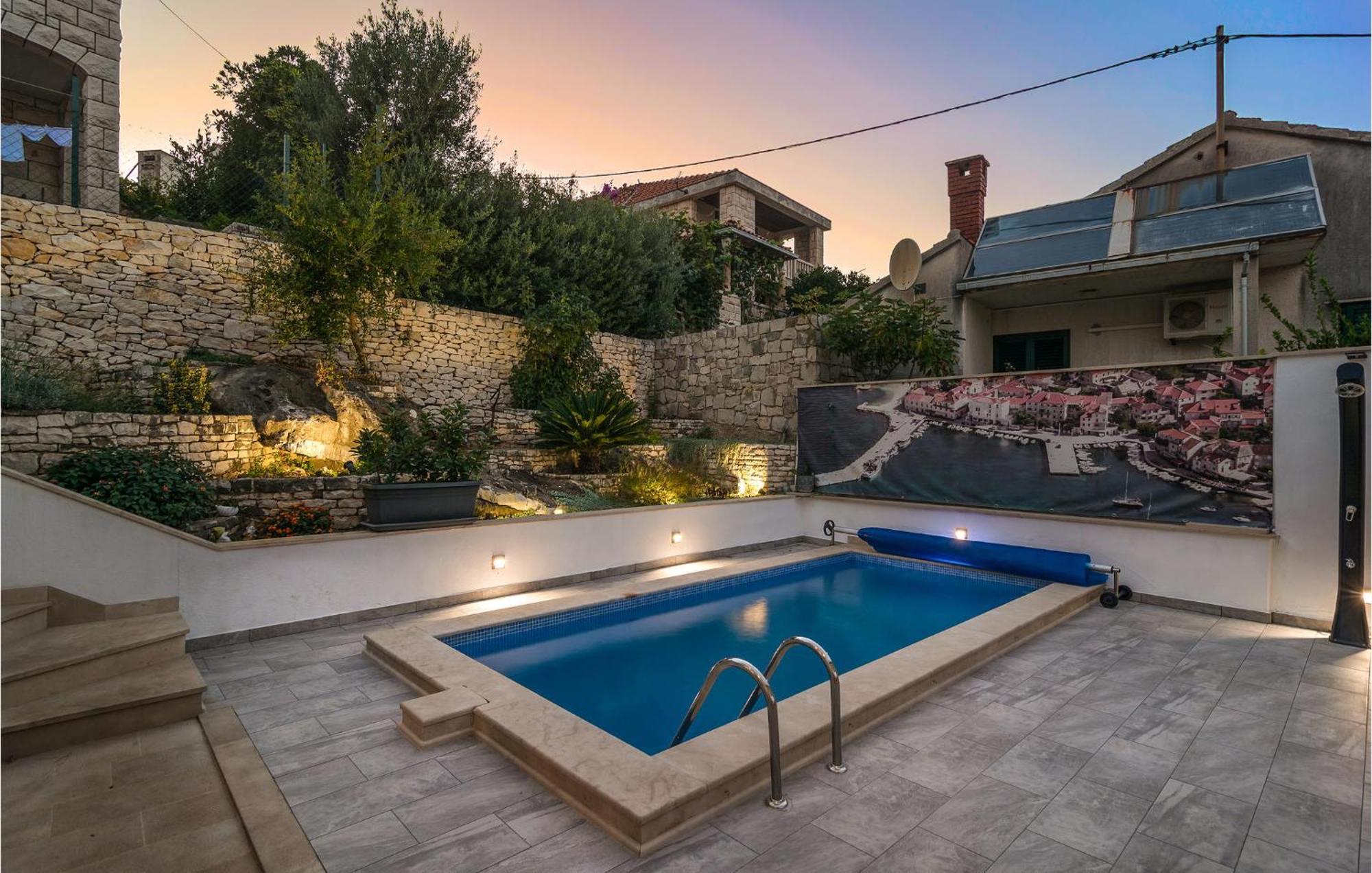 Nice Home In Postira With Outdoor Swimming Pool Luaran gambar