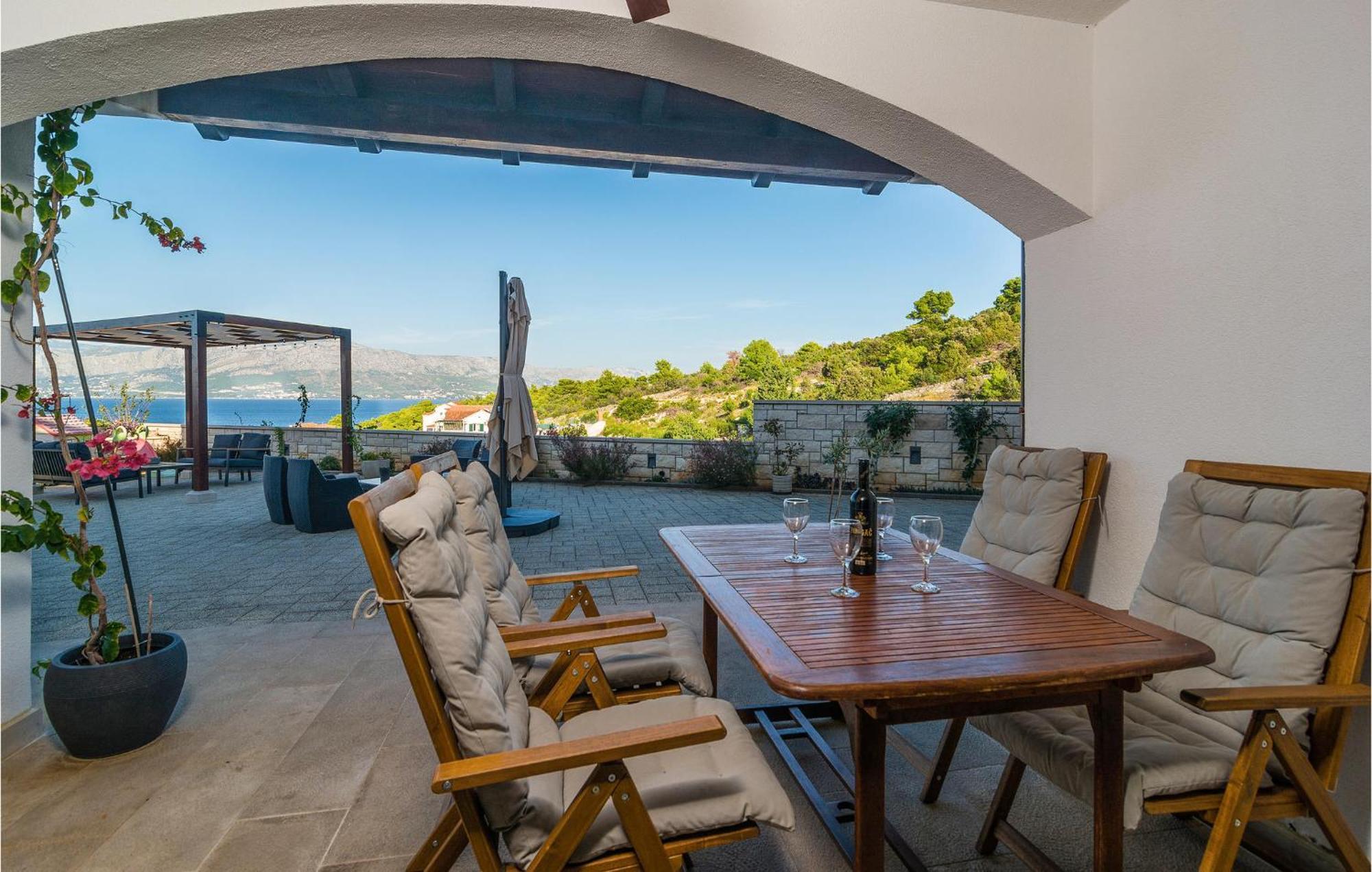 Nice Home In Postira With Outdoor Swimming Pool Luaran gambar