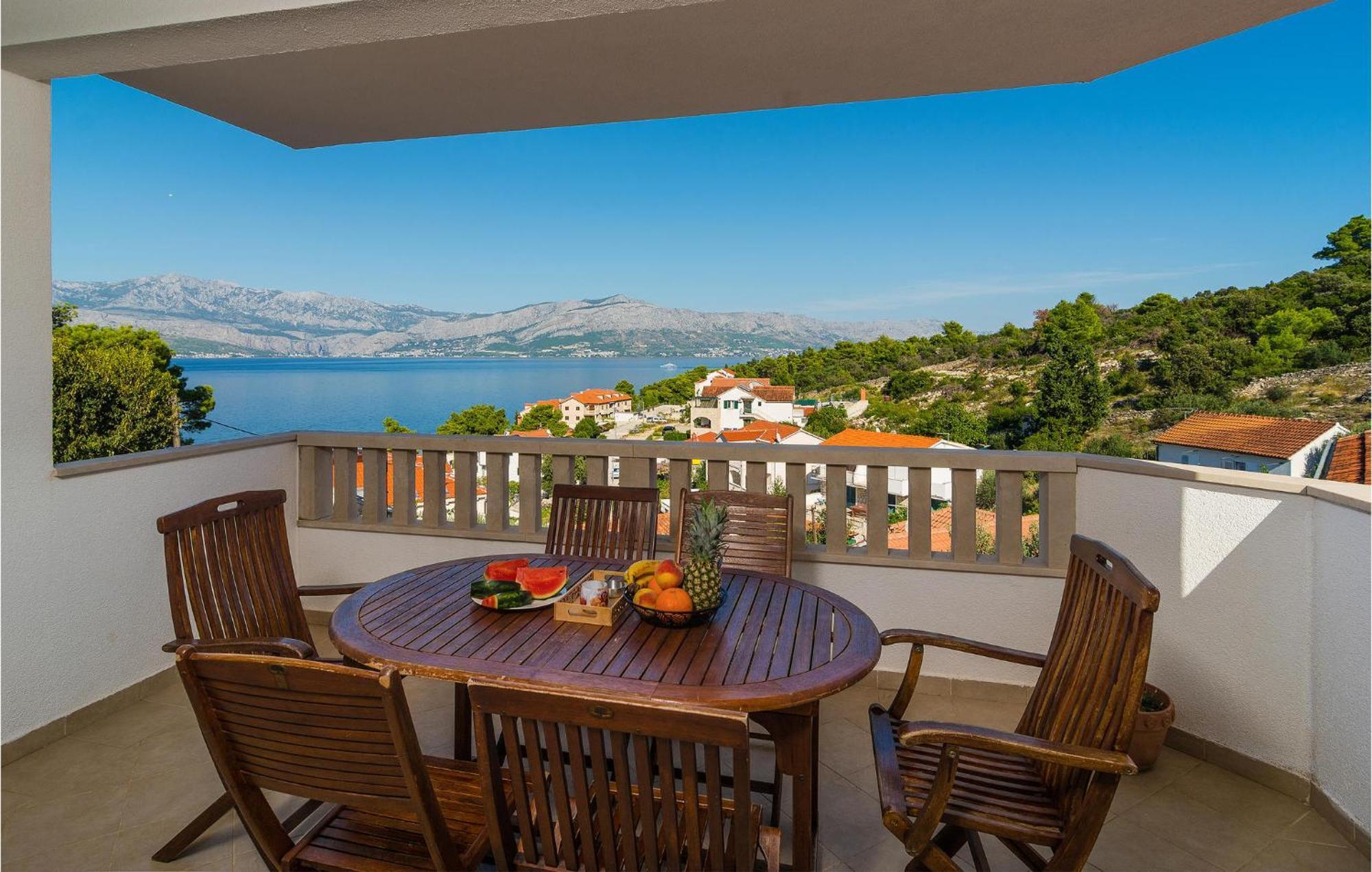 Nice Home In Postira With Outdoor Swimming Pool Luaran gambar