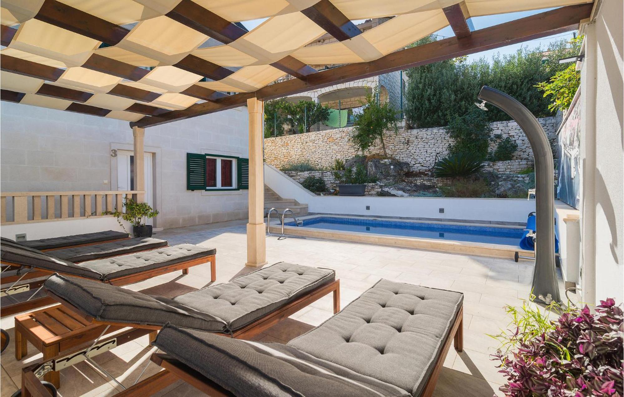 Nice Home In Postira With Outdoor Swimming Pool Luaran gambar